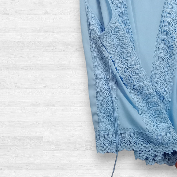 Zac & Rachel Woman Chambray Blue Crochet Detail Sleeveless Sheer Top Size 2X NEW - Picture 4 of 7